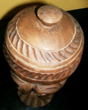 Houten Afrikaanse Tabak Pot op voetstuk met drie Gezichten