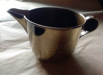 Artdeco stijl gehamerd roomkannetje 16