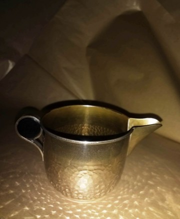 Artdeco stijl gehamerd roomkannetje 6