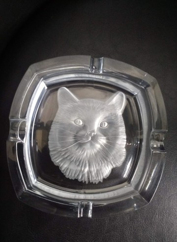 Asbak glas kat in relief 4