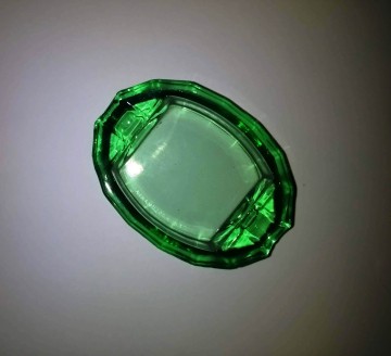 Asbakje glas chechoslovakia  rond groen 4