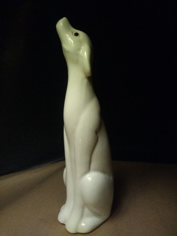 Beeldje hond wit porselein 8