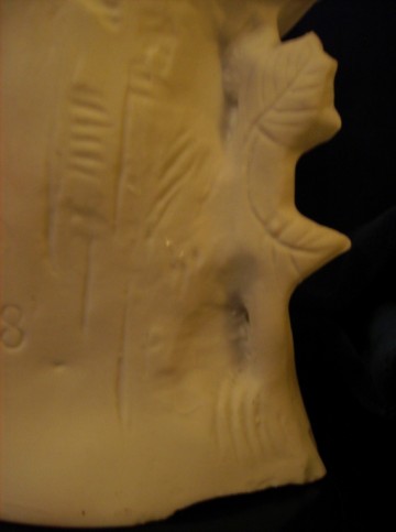 Antiek Bisque porseleinen beeld Vrouw met druivenmand, Duits