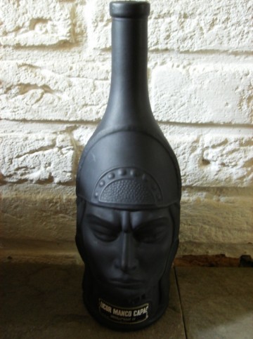 'Eye-catcher': zwarte Licor Manco Capac fles