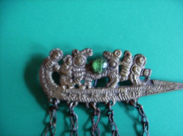 Garment pin bolivia peru  putu 5