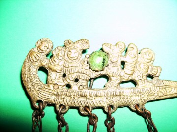 Garment pin bolivia peru  putu 6