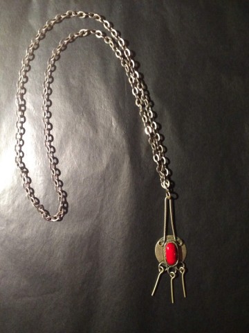Ketting lang  vintage  rode steen 3