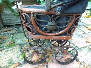 Kinderwagentje rotan 10