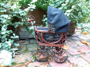 Kinderwagentje rotan 11