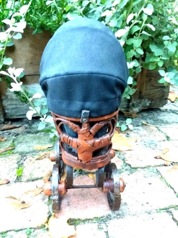 Kinderwagentje rotan 13