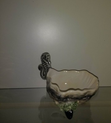 Kom oester met zeepaardje 18