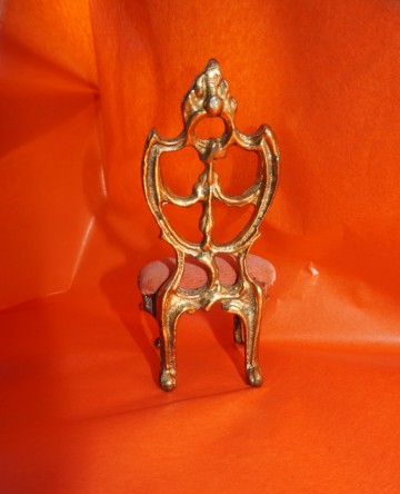 Miniatuur stoeltje voor zakhorloge 7