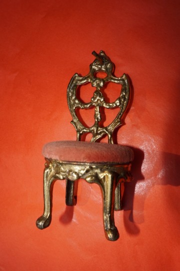 Miniatuur stoeltje voor zakhorloge 8