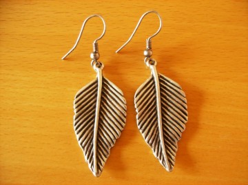 Oorbellen Blad design, verzilverd