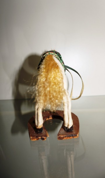 Paardje op hoefijzer stof 5