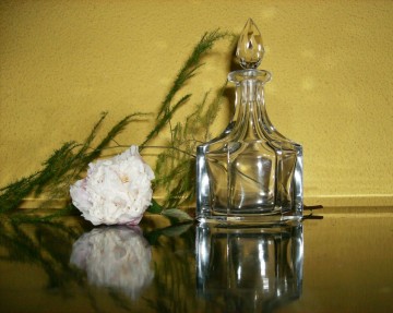 Glazen Parfumflesje met gefacetteerde stop