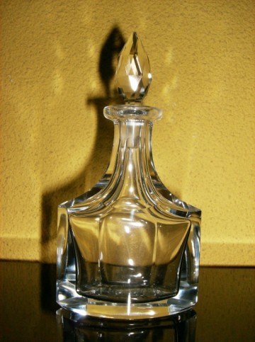 Glazen Parfumflesje met gefacetteerde stop