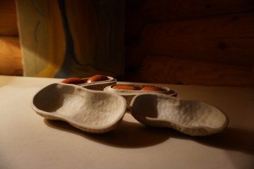 Pindas  2x aardewerk chinees 5 0