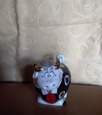 Stier zoutstrooier  goebel 7