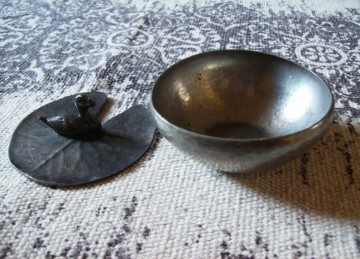 Tinnen Serveerschaaltje met Eendje