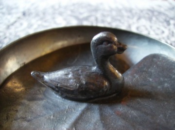 Tinnen Serveerschaaltje met Eendje