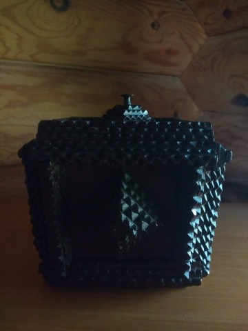 Tramp art box 15