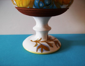 Vaasje op poot keramiek 3