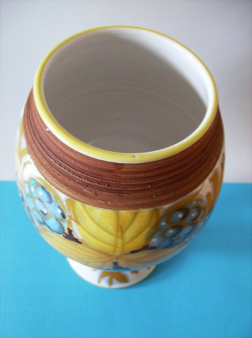 Vaasje op poot keramiek 4