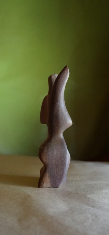 Vrouwelijk figuurtje hout 18