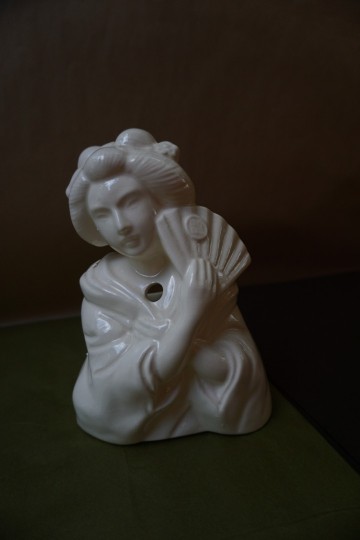 Wierrook brander  wit porselein geisha   benihana 2