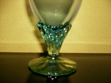 Wijnglas, blauw & groen getint glas
